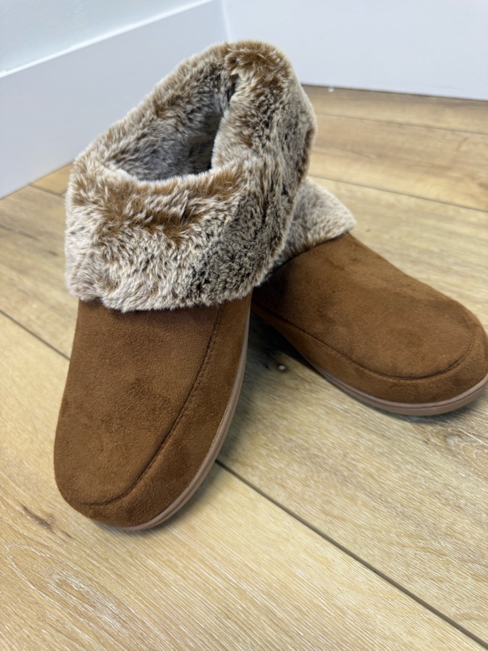 DF by Dearfoams Women's Slip-On Slippers in Camel Brown 11-12 XL New in Box!